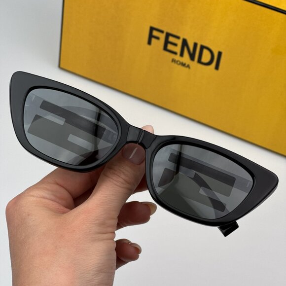 Fendi FE40089I 01C FOLDING BRAND NEW Sunglasses Black Mirror Pattern Women - Picture 2 of 12